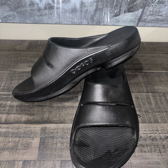 OOFOS OOahh Recovery Slide in black Men's SZ8 - Picture 7 of 8